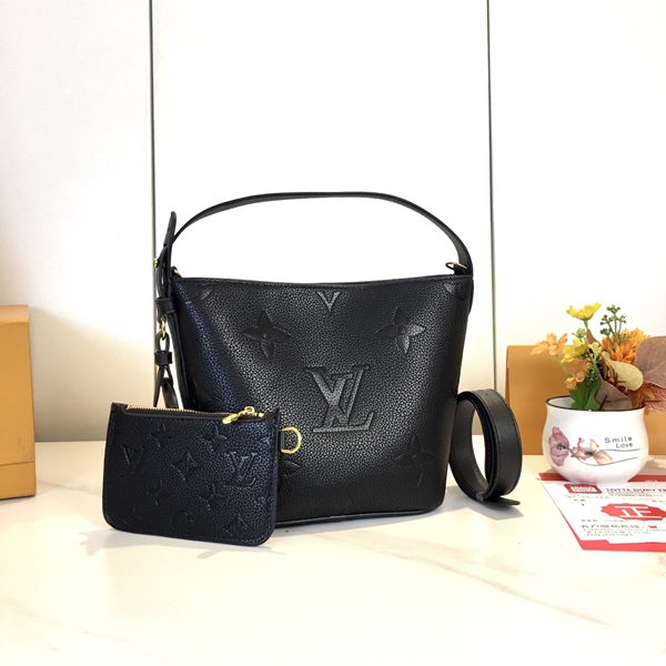 ルイヴィトンバッグ内部構造